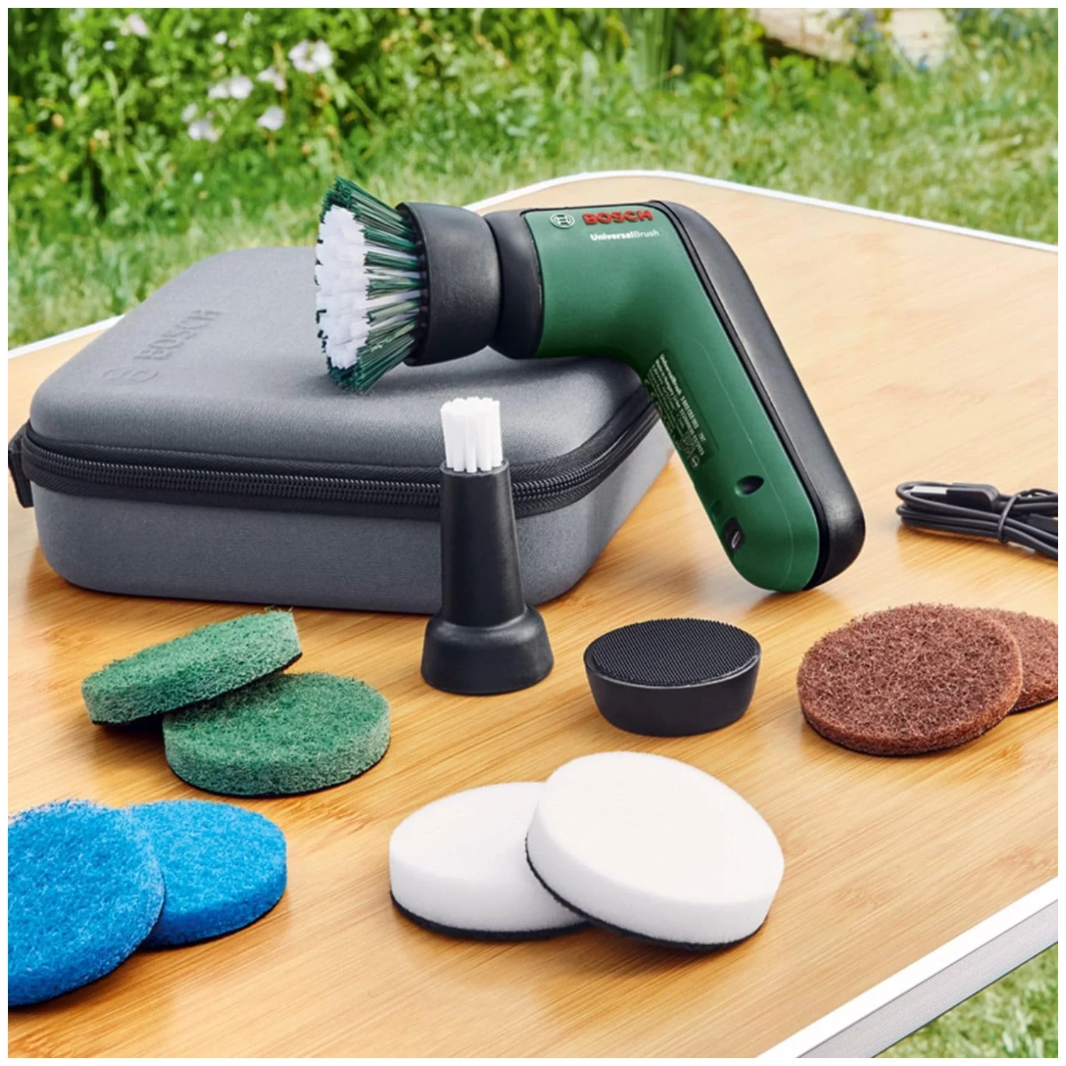 Vue principale de Bosch UniversalBrush, Brosse électrique avec 10 accessoires